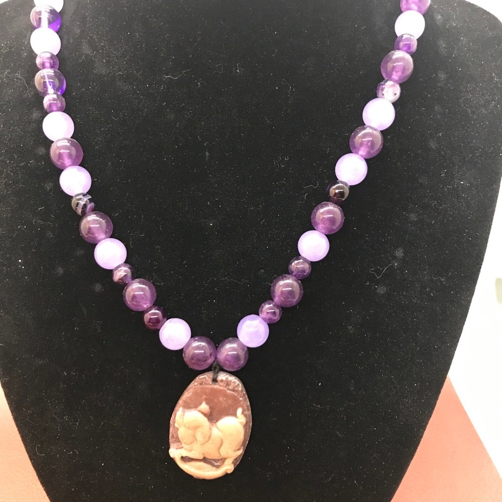 ￼￼ Yeng yue Amethyst Purple ￼Carved Pig Pendant Necklace  Gemstone